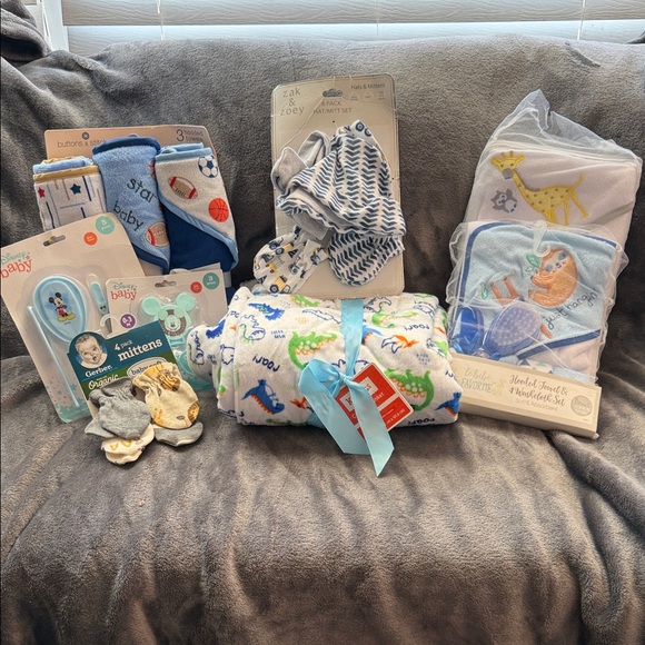 Baby Essentials Bundle Set - Picture 1 of 8